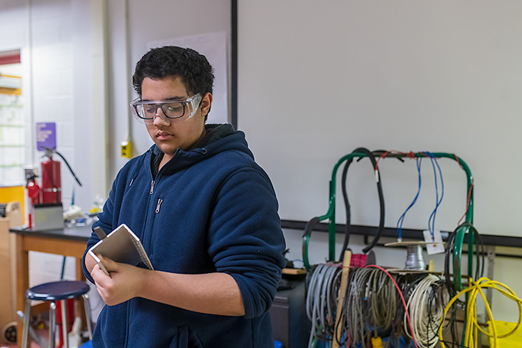 Grizzly Robotics student Kadin Flowers