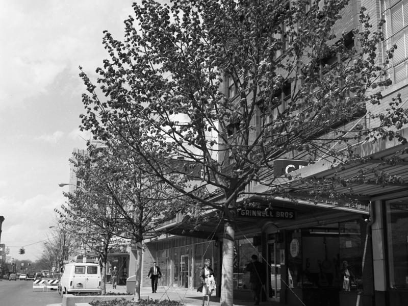 The Main Street promenade funded by Elizabeth Dean, circa 1966.