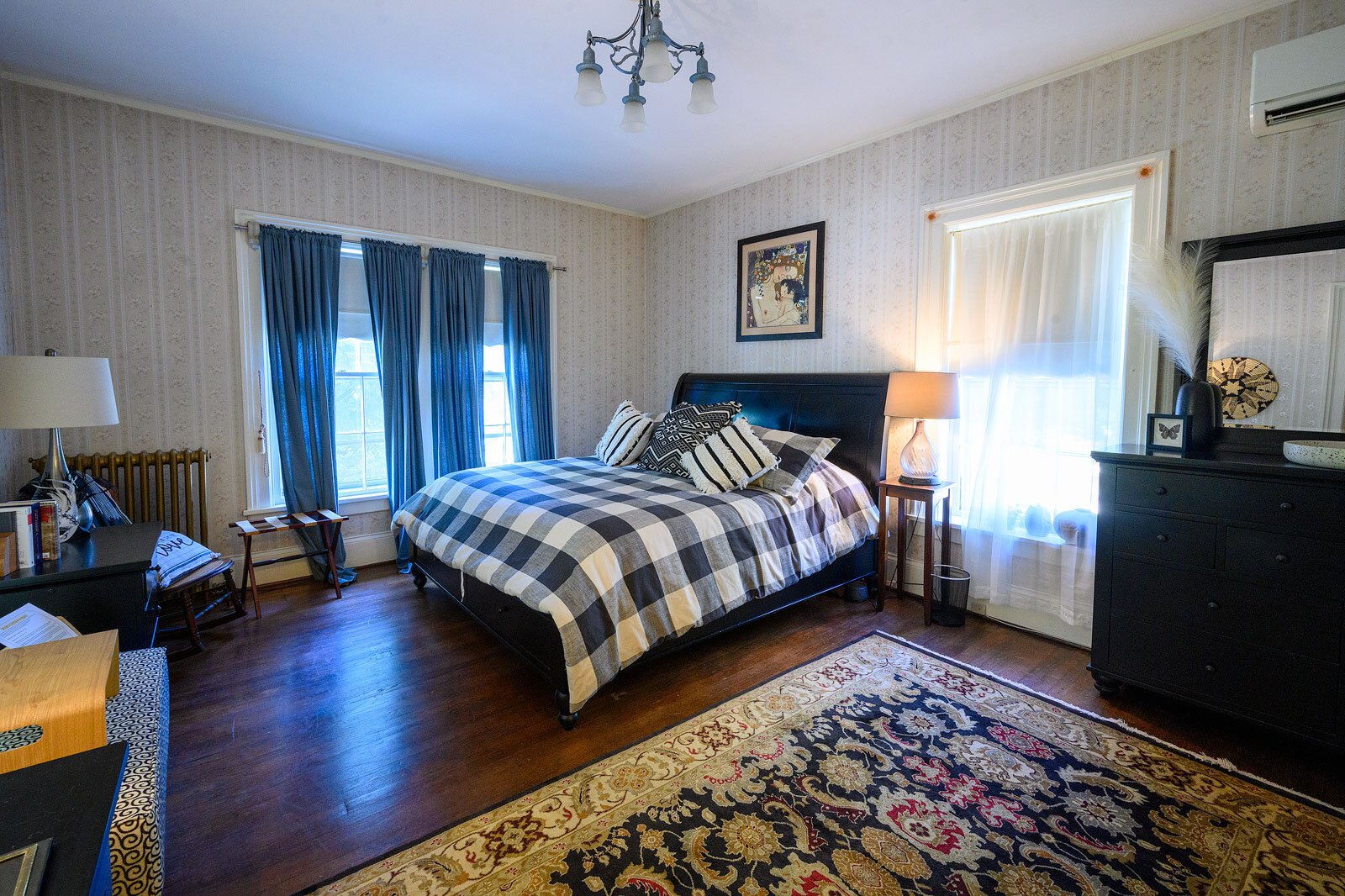 A suite at The Newton of Ypsilanti.