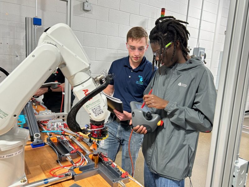 Students work in a lab at WCC.