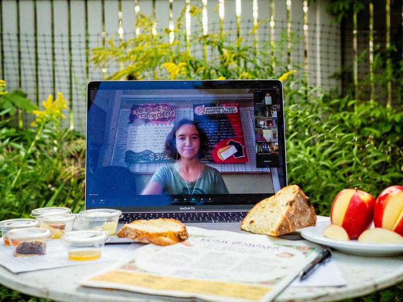 A Zingerman's honey tasting for Rosh Hashanah.