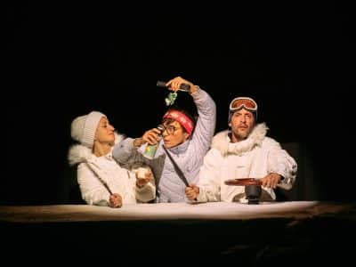 A performance of "Dimanche."